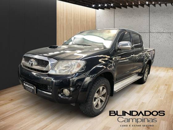 TOYOTA HILUX 3.0 SRV 4X4 CD 16V TURBO INTERCOOLER DIESEL 4P AUTOMÁTICO TOYOTA HILUX 3.0 SRV 4X4 CD 16V TURBO INTERCOOLER DIESEL 4P AUTOMÁTICO